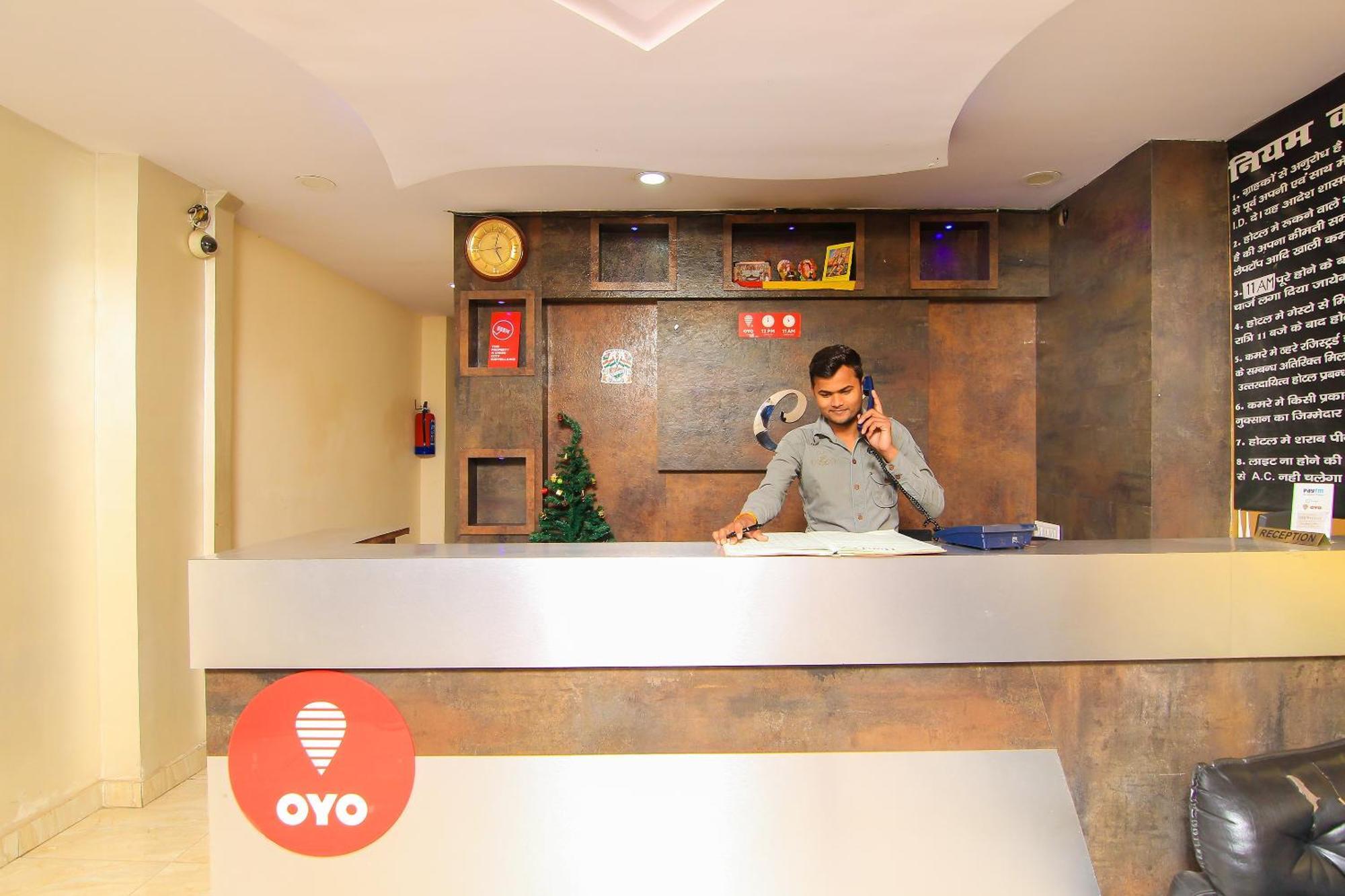 OYO Flagship 6793 Hotel CZ Lakhnaú Exteriér fotografie